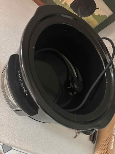 Photo of free Crock pot -Missing lid (NW11 Golders Green) #2
