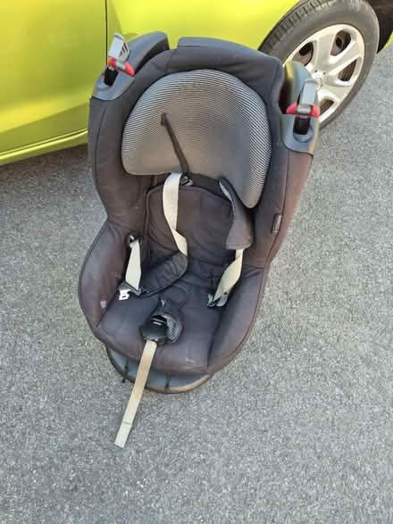 Photo of free Car seat (BS32) #3