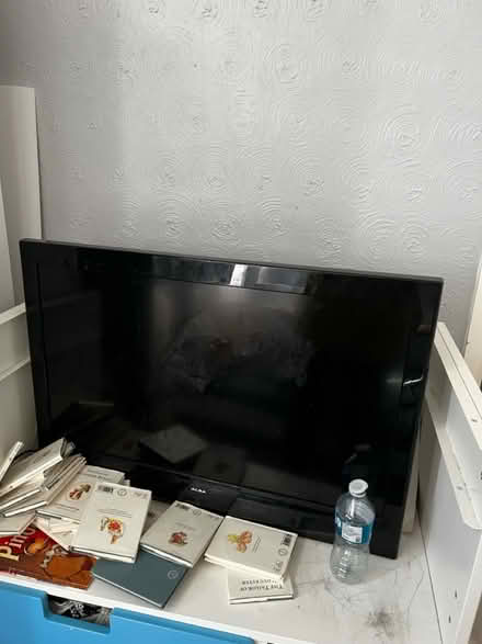 Photo of free 32” Tv (Pelsall, WS3) #2