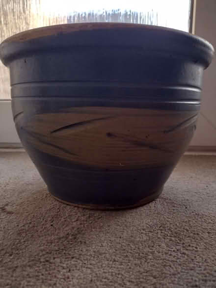 Photo of free Garden pot (Hatfield AL10) #1