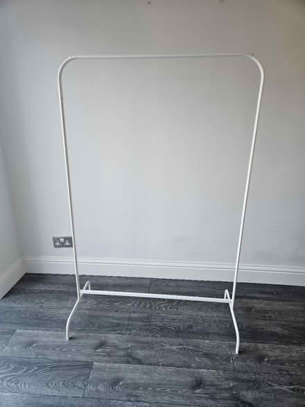 Photo of free Clothes rail (BR8) #1