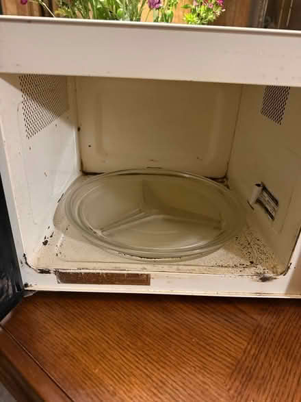 Photo of free Microwave (Campbell) #3