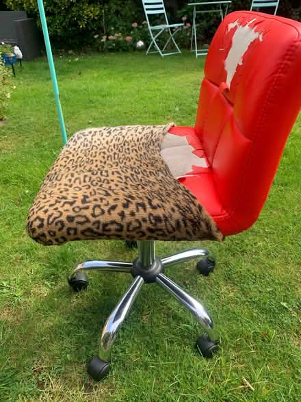 Photo of free Retro chrome computer chair for upcycling (Riverside B98) #3