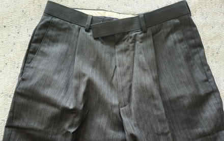 Photo of free Men's trousers 32"W, 31" L (West Bedhampton) #3