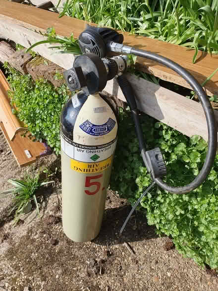 Photo of free scuba diving air tank cylinder (Chesham HP5) #4