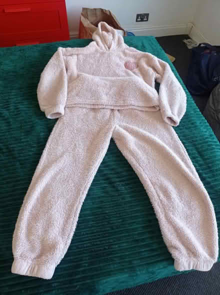 Photo of free Girl clothes for the 11-13 yo (NW3 Gospel Oak) #3