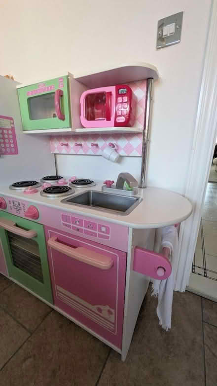 Photo of free Children's play kitchen (Coventry CV6) #2