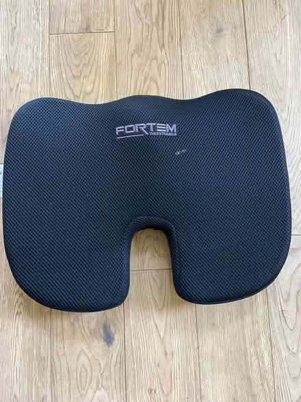 Photo of free Office chair thing (Preston Park area BN1) #1