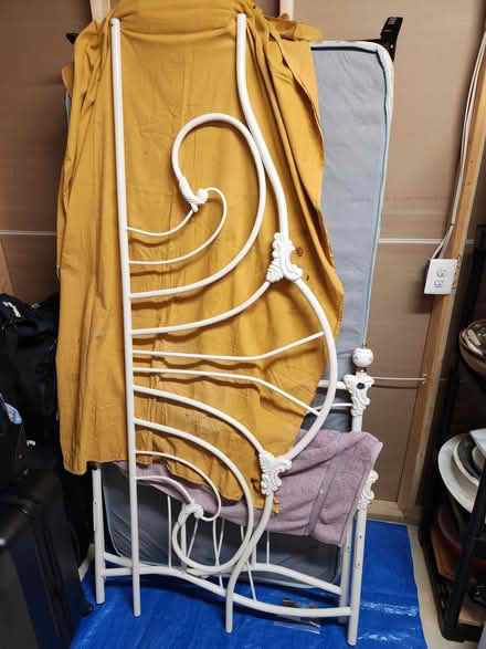 Photo of free twin size daybed (Urbana, MD) #1