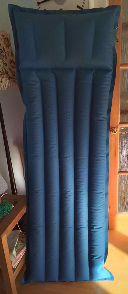 Photo of free Single air bed with integrated pillow (North Town SL6) #2