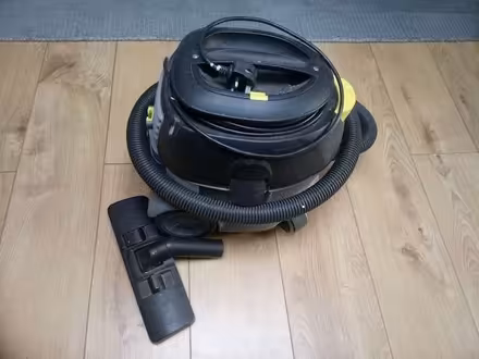 Photo of free Vacuum Cleaner (Farnham Royal SL2) #1