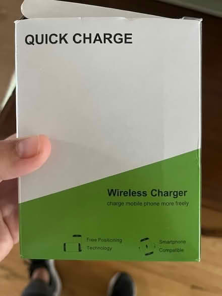 Photo of free quick charger for electronics (Woodside Plaza) #1