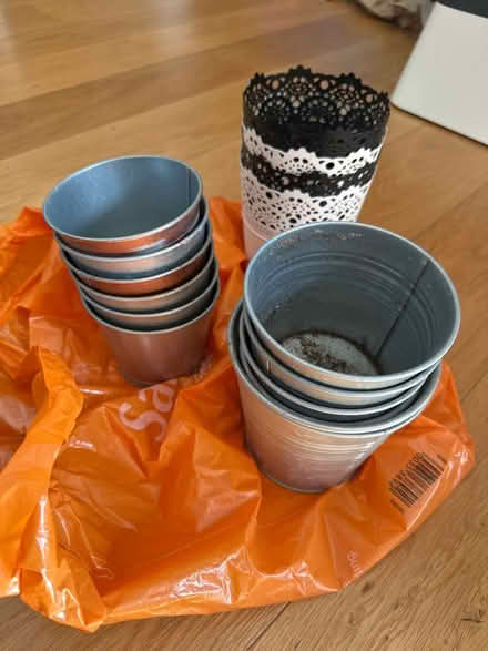 Photo of free plant pots of various sizes (east village E20) #1