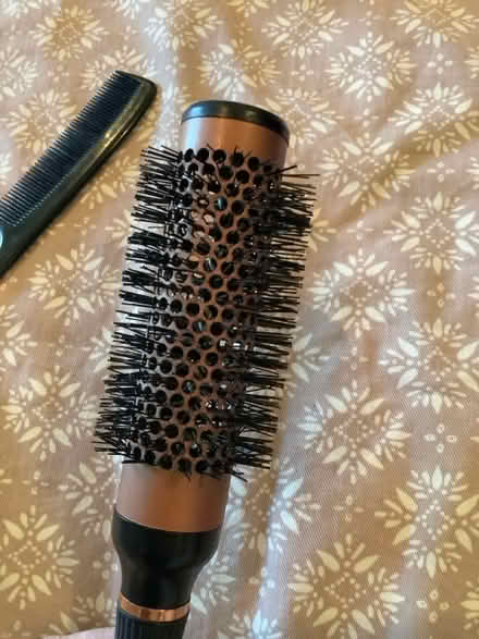Photo of free Comb & round hairbrush (Southwark SE1) #3