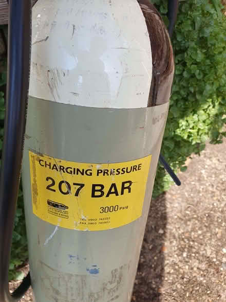 Photo of free scuba diving air tank cylinder (Chesham HP5) #2