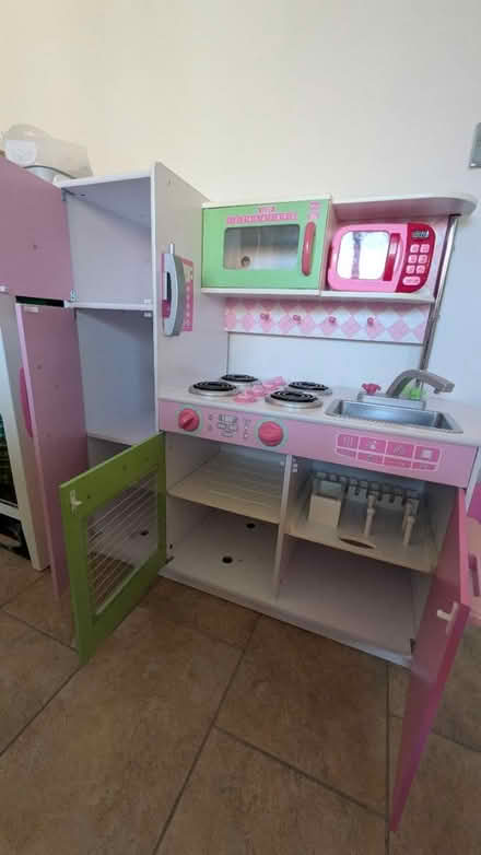 Photo of free Children's play kitchen (Coventry CV6) #4