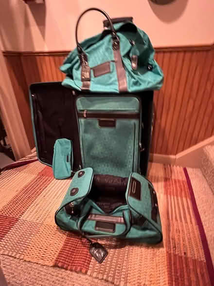 Photo of free Anne Klein Luggage (conshohocken) #2
