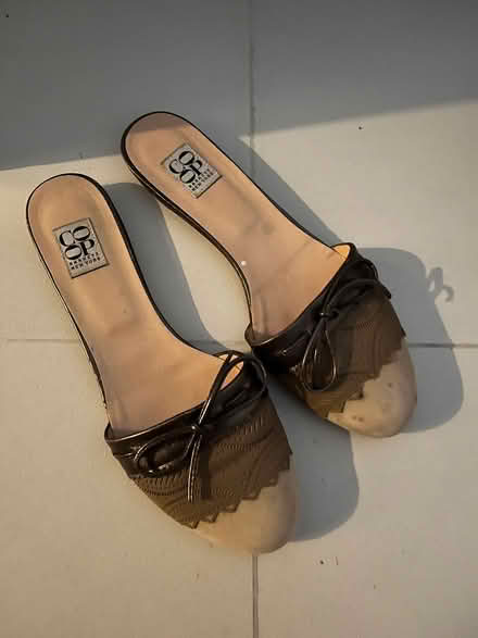 Photo of free Ladies' slip on (Newton) #1