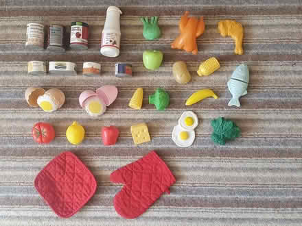 Photo of free IKEA play kitchen + accessories (High Barnet) #4
