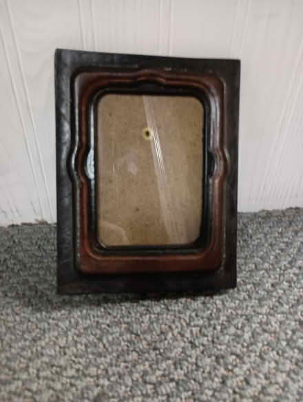 Photo of free Leather picture frame (Yonge/Sheppard) #1