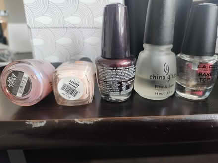 Photo of free Nail paints, top & base coats (20774) #2