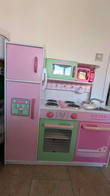 Photo of free Children's play kitchen (Coventry CV6) #3