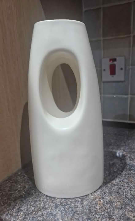 Photo of free Ceramic vase (Little Heath RG31) #1