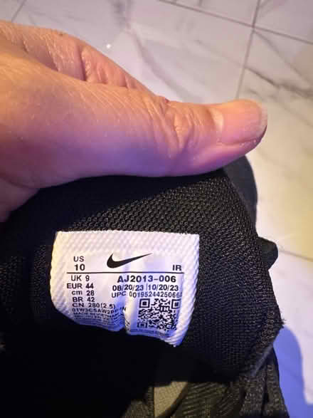 Photo of free Nike shoes size 9 (L12) #2