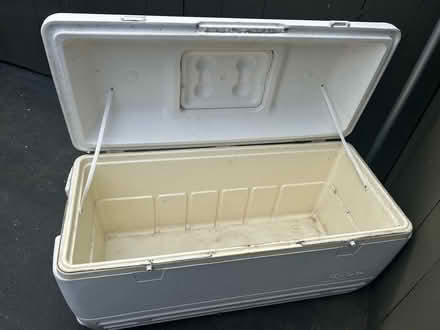 Photo of free Large igloo cooler (Valencia Avenue, Sunnyvale) #2