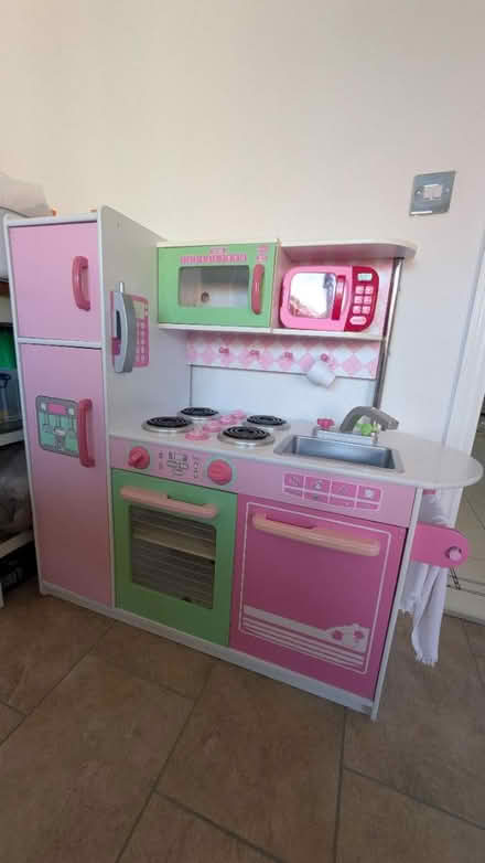 Photo of free Children's play kitchen (Coventry CV6) #1