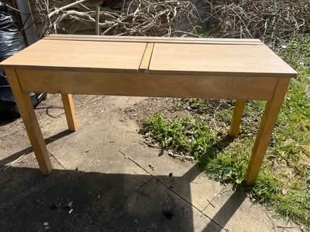 Photo of free Kids desk (North cheam) #1