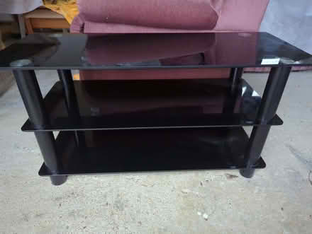 Photo of free T v stand / shelf unit (Lew OX18) #2