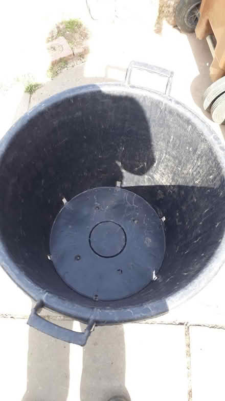 Photo of free 70 l shrub tubs (Brinnington SK5) #3