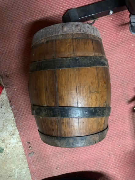 Photo of free Old small wooden barrel (Wheathampstead AL4) #1
