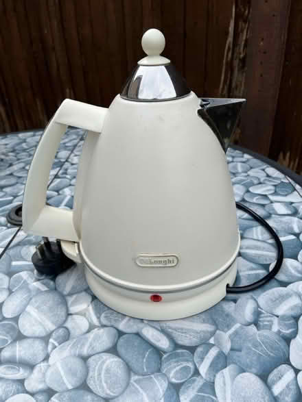 Photo of free De Longhi Kettle + Toaster (St Annes Park, BS4) #2