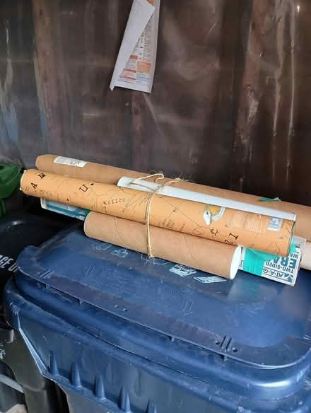 Photo of free cardboard tubes for storing posters (Yonge/Sheppard) #1
