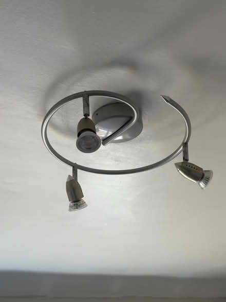 Photo of free Light fitting (Weybridge) #1