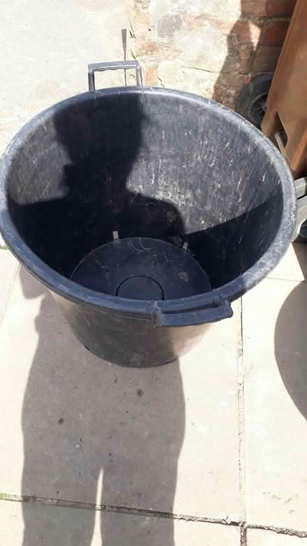 Photo of free 70 l shrub tubs (Brinnington SK5) #2