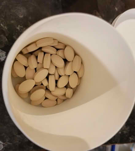 Photo of free YuMove Digestive Care Tablets (Crofton WF4) #1