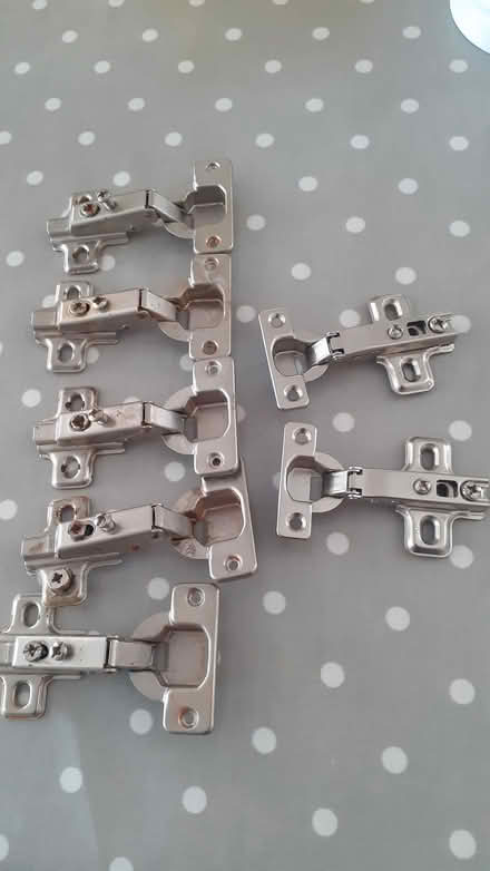 Photo of free Hinges (Horsham Sx near station) #1