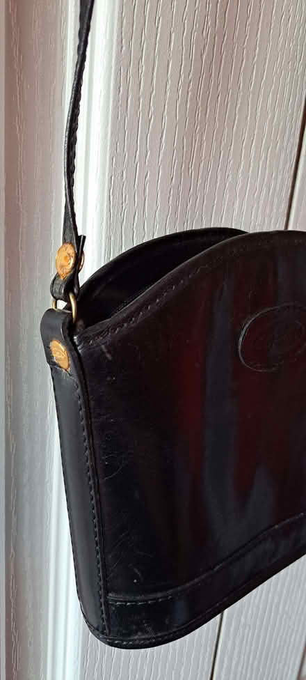 Photo of free Over shoulder handbag (AB16) #2