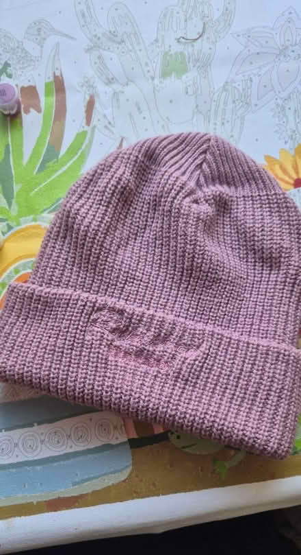 Photo of free Hat (SW9 7EN) #1