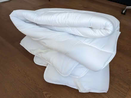 Photo of free Super King mattress protector and fitted sheet (East Village E20) #1