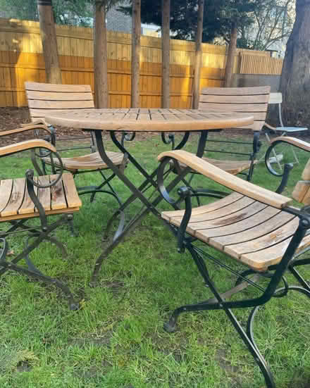 Photo of free Outdoor garden table and chairs (North Kensington W10) #4