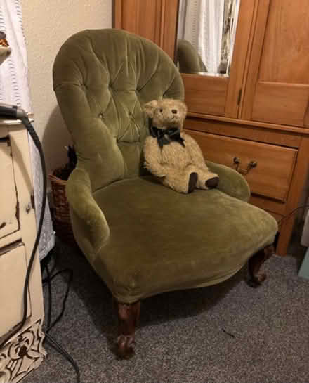 Photo of free Antique velvet chair (SY1) #1