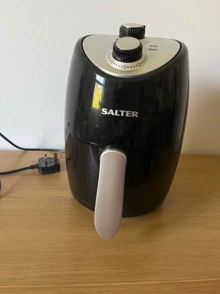 Photo of free Small air fryer (Sutton) #1