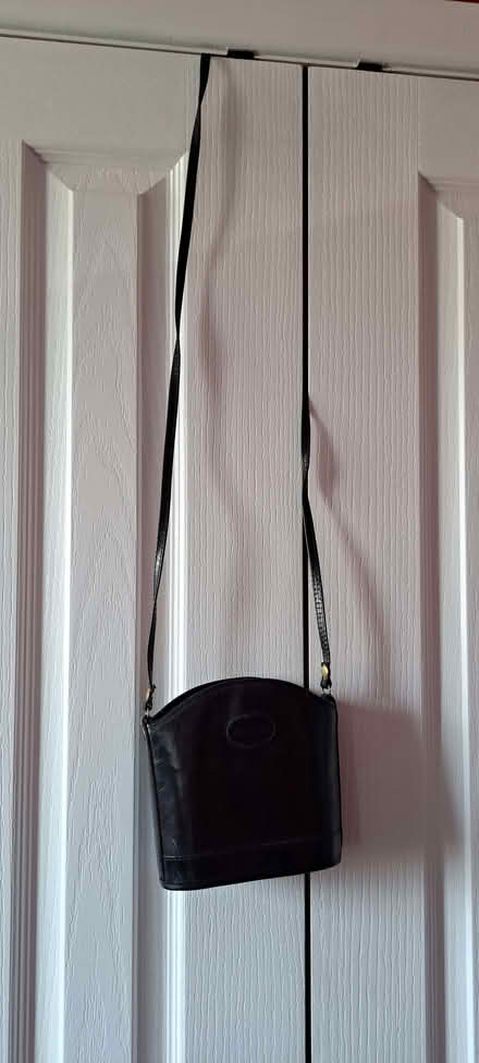 Photo of free Over shoulder handbag (AB16) #1
