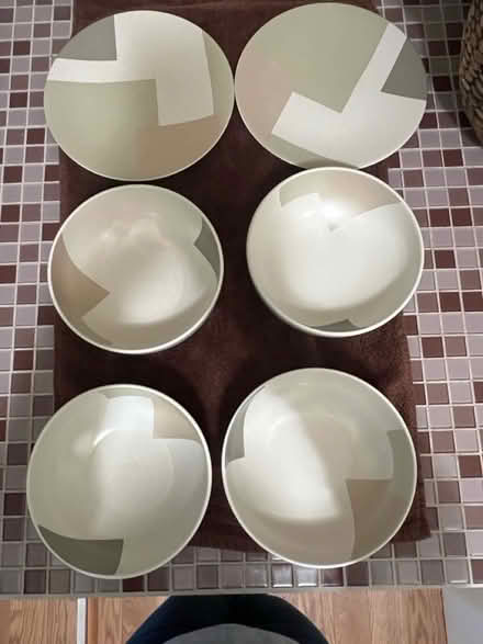 Photo of free Mikasa 4 bowls / 2 sm plates (Las Palmas Park, Sunnyvalr) #1
