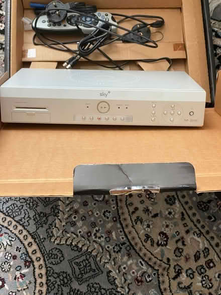 Photo of free Sky +HD Box (bow e3) #2