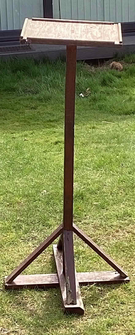 Photo of free Bird stand/ feeder (Hughenden Avenue HP13) #1